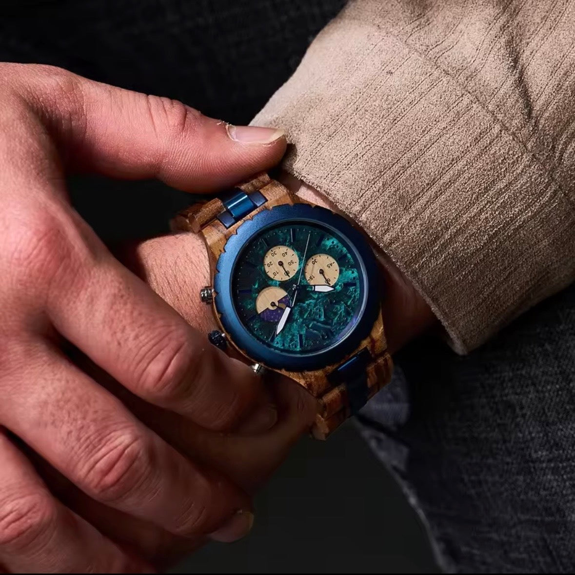 RINGS WATCH 木製腕時計 クロノグラフ ブルーベゼル Nami 波 波 — Nami | 天然木×ブルーメタル クロノグラフ腕時計 | RINGS WOOD WATCH