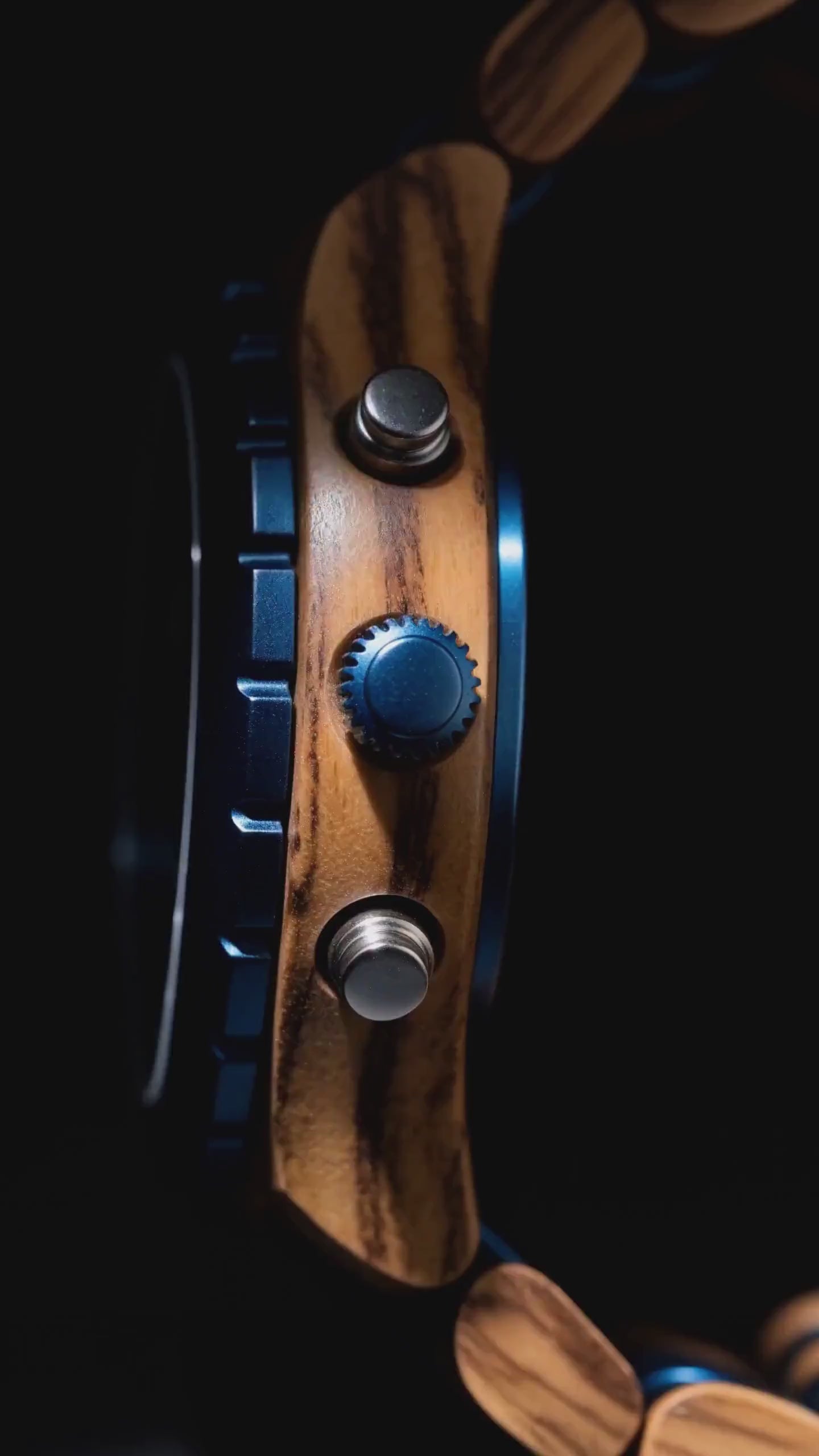 波 — Nami | 天然木×ブルーメタル クロノグラフ腕時計 | RINGS WOOD WATCH